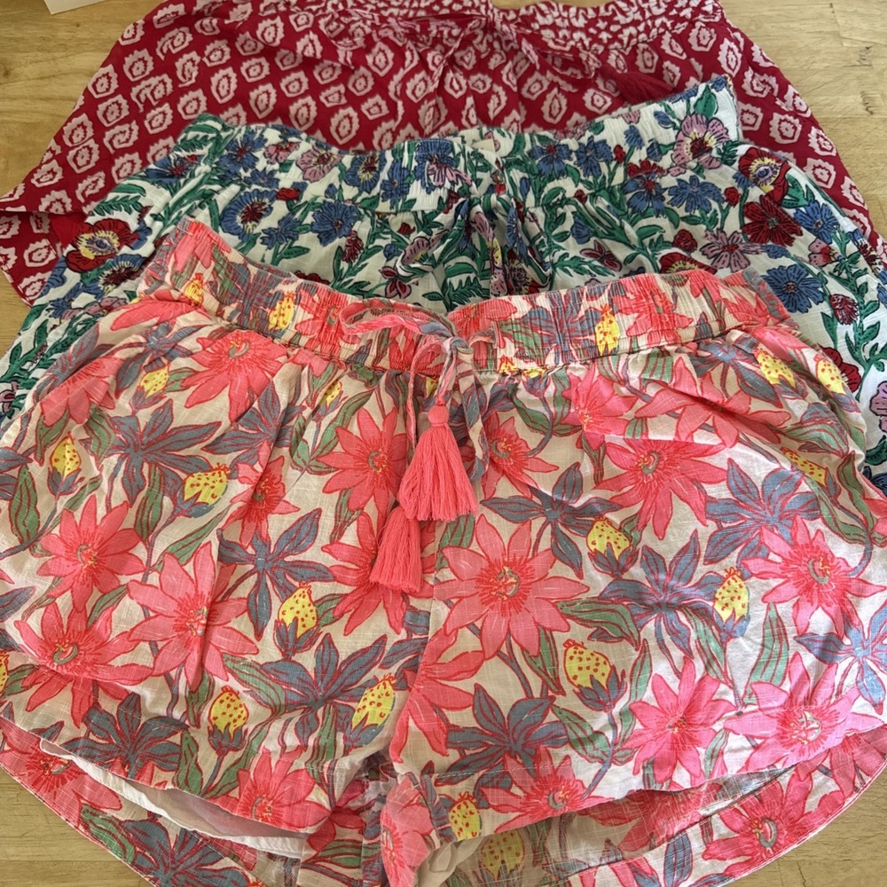 Vineyard Vines Womens Sz Small Floral Cotton Lined Drawstring Shorts Lot Of 3